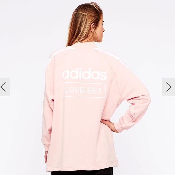 Adidas long sleeve - Picture 1 of 15
